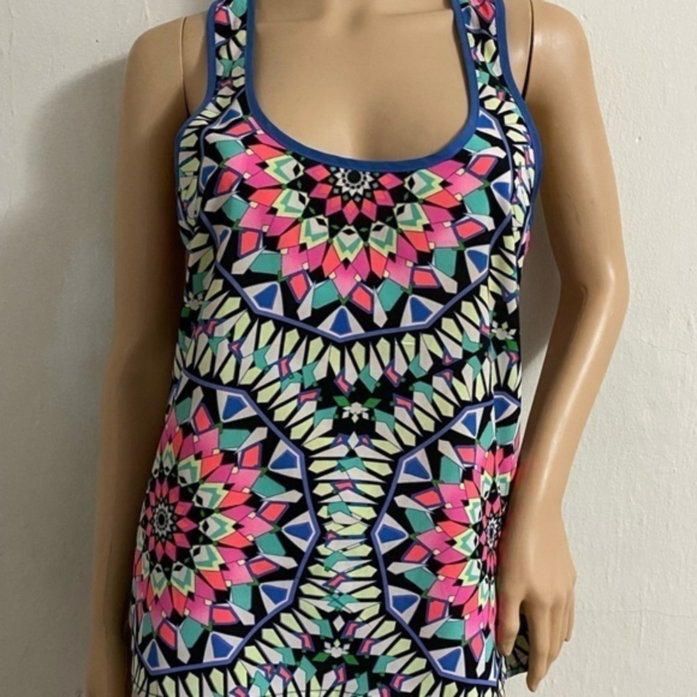 Xhilaration geometric multicolored top size M